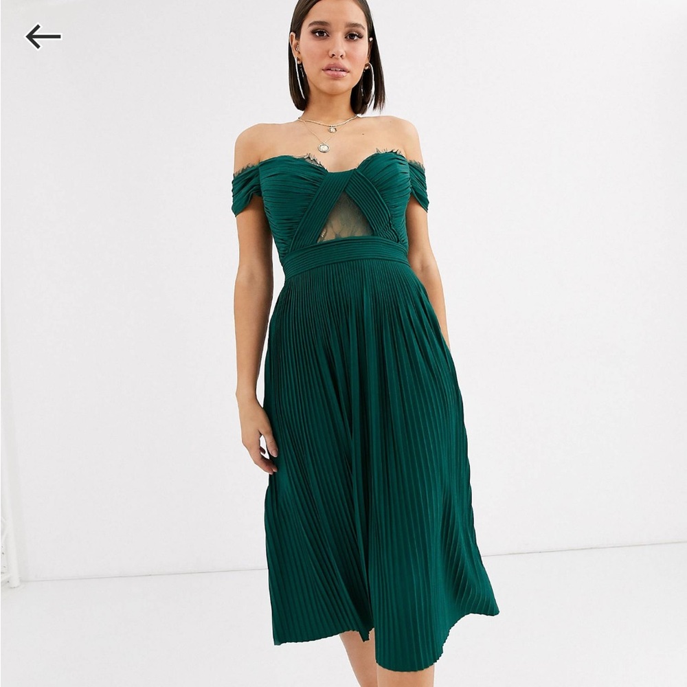 Stunning Green Pleated Dress